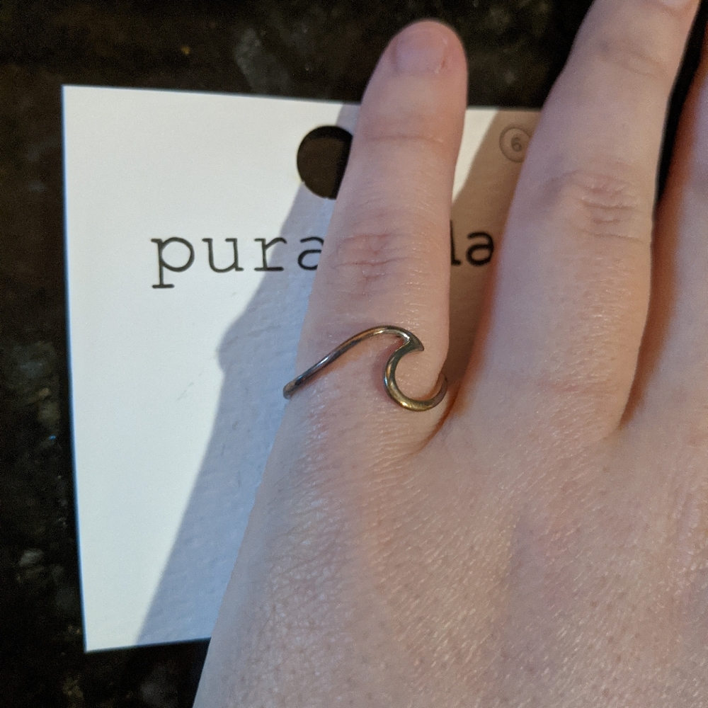 Wave Ring - Picture 5 of 6